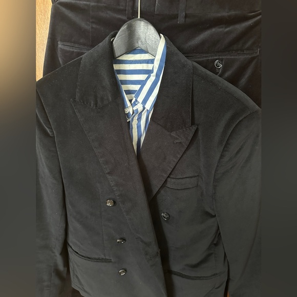 Sophisticated Black Velvet Suit Jacket
